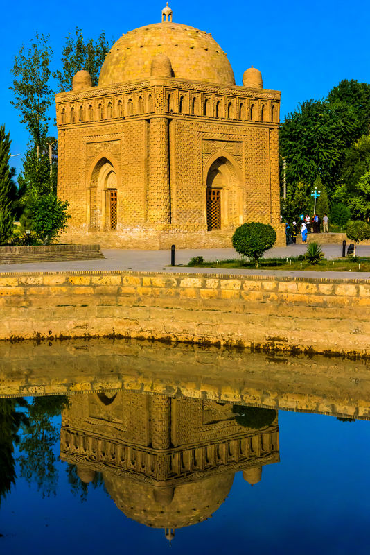 Samanid Mausoleum built 892-943...