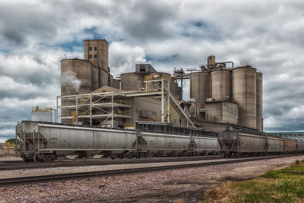 Another view of the Eagle Grove grain facility...