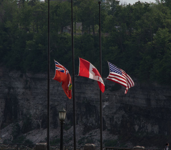 Flags flying at Niagara Falls - half staff in memo...