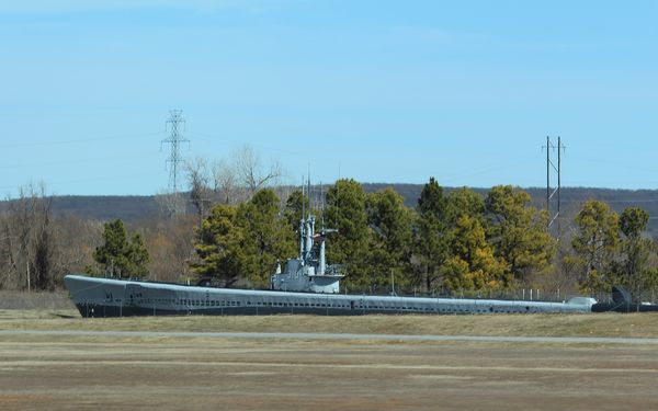 2) Submarine USS Batfish at Muskogee War Memorial ...