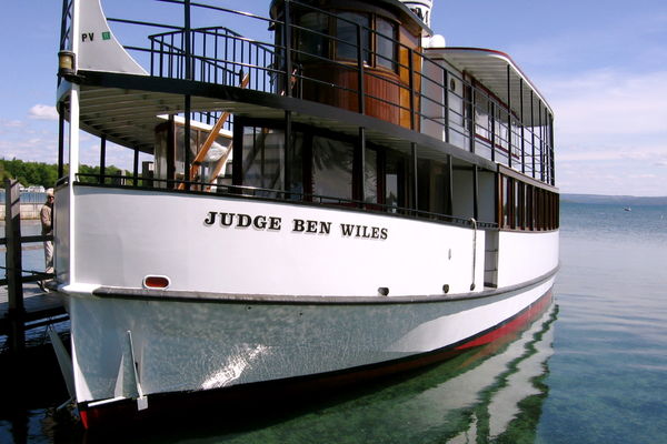 Finger Lakes touring boat. Lake Skaneateles...