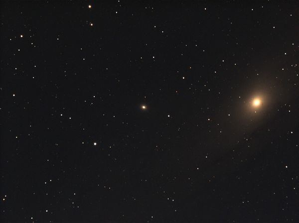 M32 15s 30 images Centered (Andromeda at 3 o'clock...