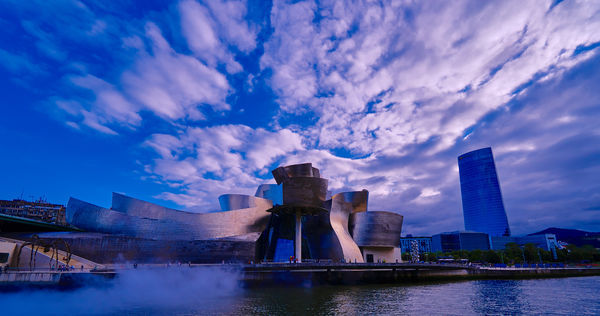 Guggenheim Museum, Bilbao, 10-18 @ 10mm...