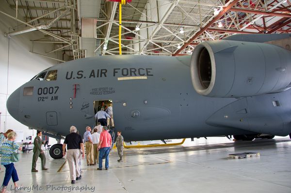 this is one huge aircraft second only to the C-5M...