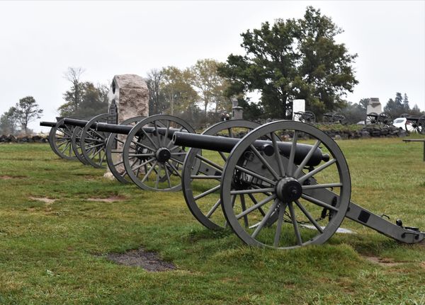 Cannons pointed toward Picket's Charge field...