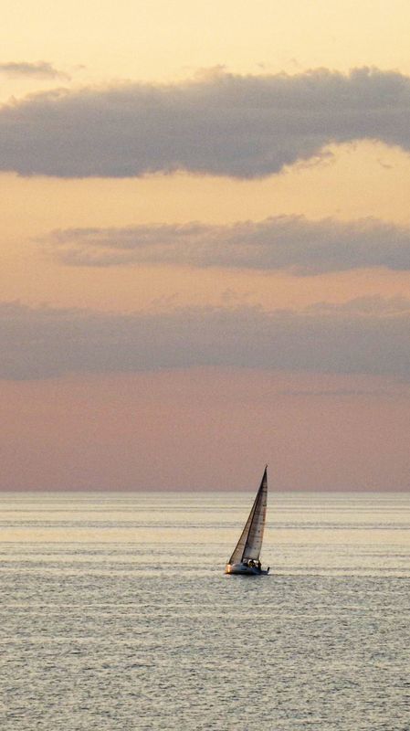 summer sailing on Lake Erie...