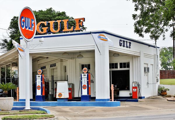 Old Full Service Gulf Station...