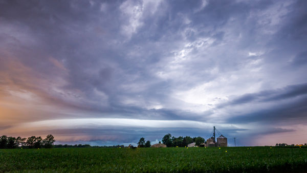Almost contiuous cloud-to-cloud lightning turned n...