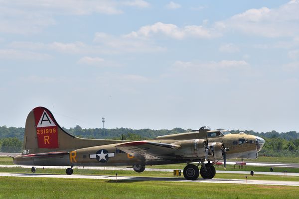 B-17G...