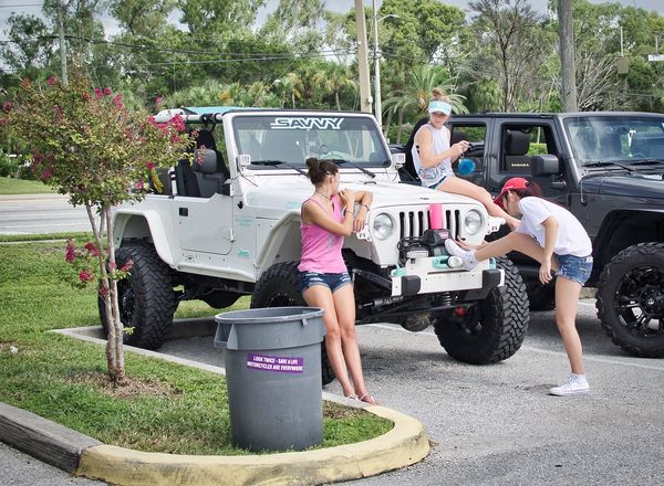 Girls Love Jeeps...