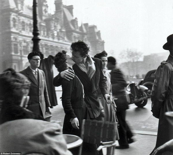 "The Kiss" Probly Doisneau most famous pic...