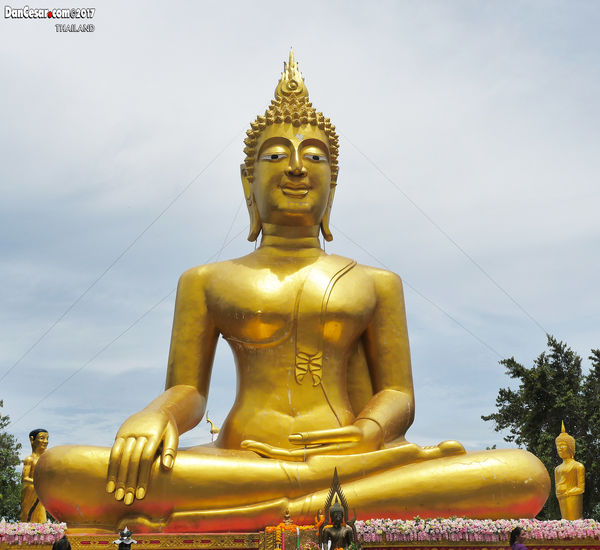 Wat Phra Yai Temple...