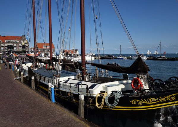 (4)  Volendam....a quaint fishing village that we ...