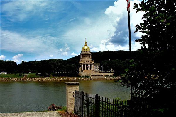 STATE CAPITOL OF WEST VIRGINIA...CHARLESTON...