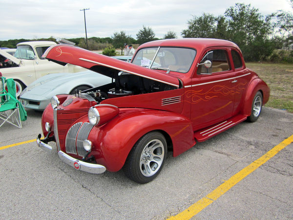 1940 Pontiac Cpe w/400 ci Pontiac power...