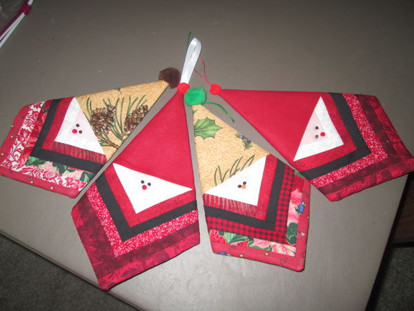 "Log Cabin" Santas - This year's project (have mad...