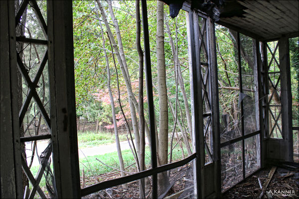 screened in porch......