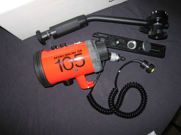 Nikon SB-105 Nikonos Speedlight...
