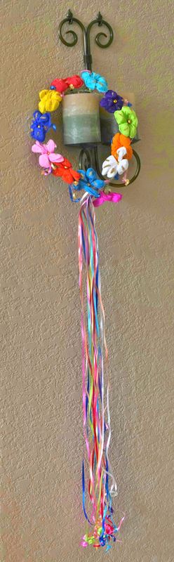 Halos with streamers are prevalent.  Dee hangs her...