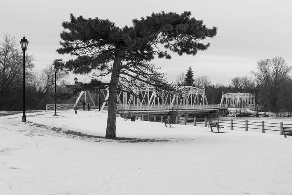 Minto Bridge in Black and White...