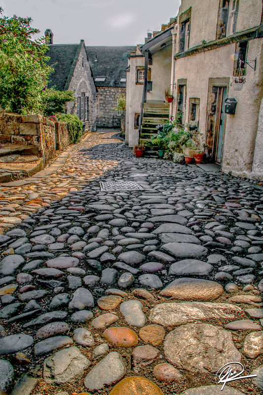 Three Wee Gems from Scotland 1 Culross is a village and former Royal