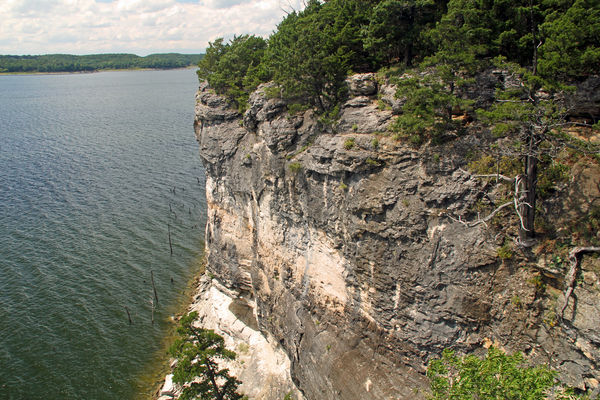 Truman Lake Missouri: Shawnee Bend Bluff Trail...