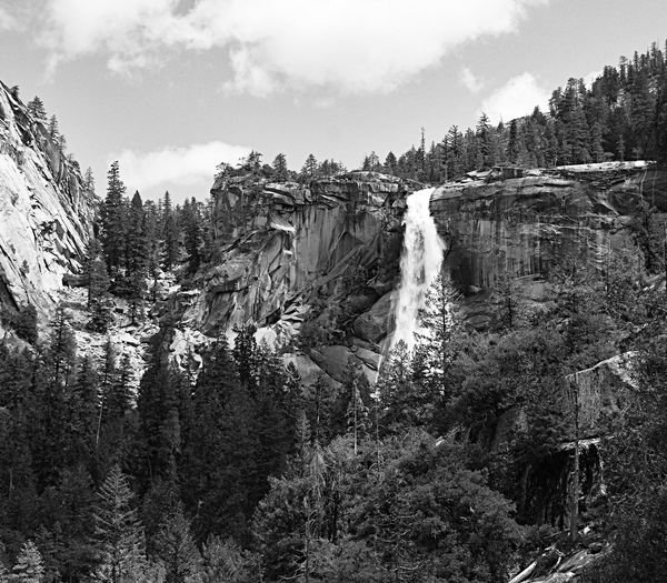 Yosemite - Nevada Falls, from the trail between Ve...