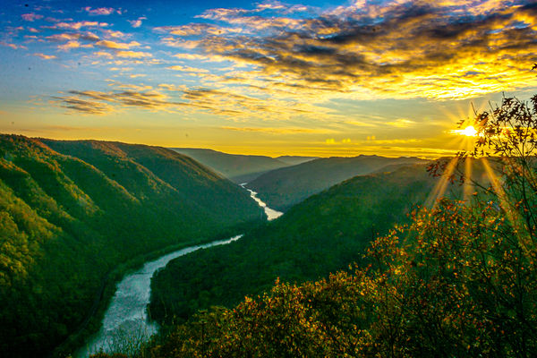 New River Gorge Sunrise in West Virginia: From atop a 2,500' mountain ...