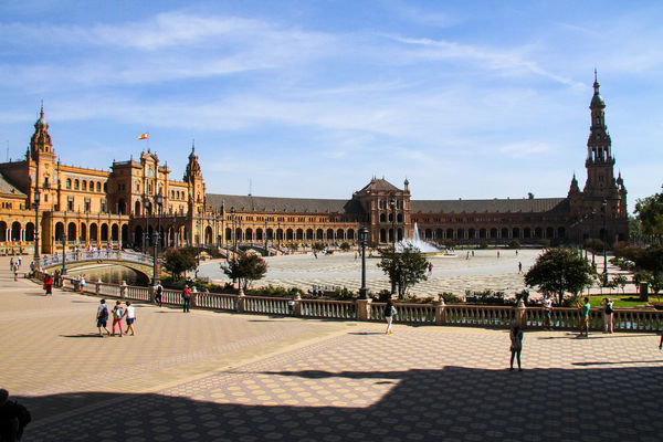#9  A wide angle view of the Plaza de Espana...