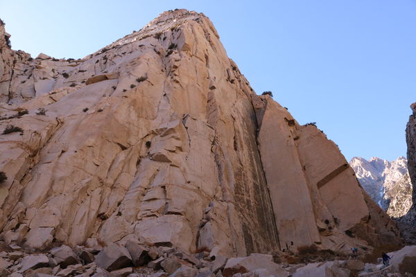 Can you find 5 climber on the rock faces? I would ...