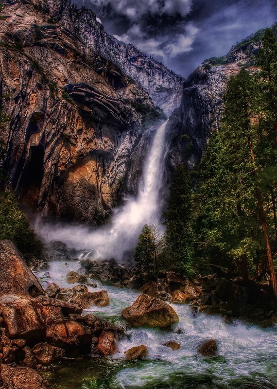 Yosemite Falls Full Throttled...