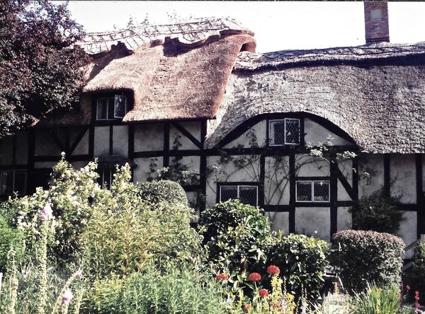 Anne Hathaway's Cottage  2...