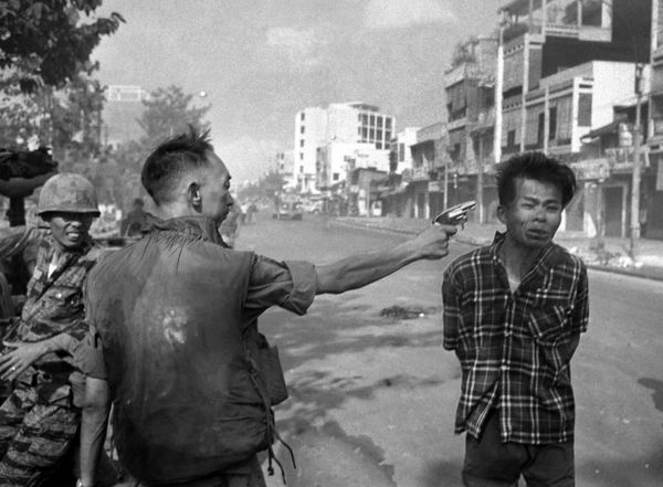 Gen. Nguyen Ngoc Loan, executes a Vietcong officer...