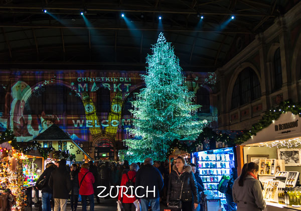 5294 - Christmas Market inside the main train stat...