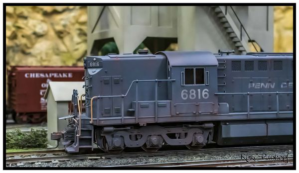 Penn Central 6816 - Weathered...