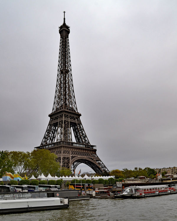La Tour Eiffel - Rainy day in Paris...