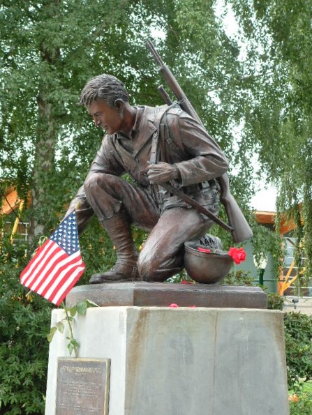 Statue of Veteran at Redmond Farmer Market...