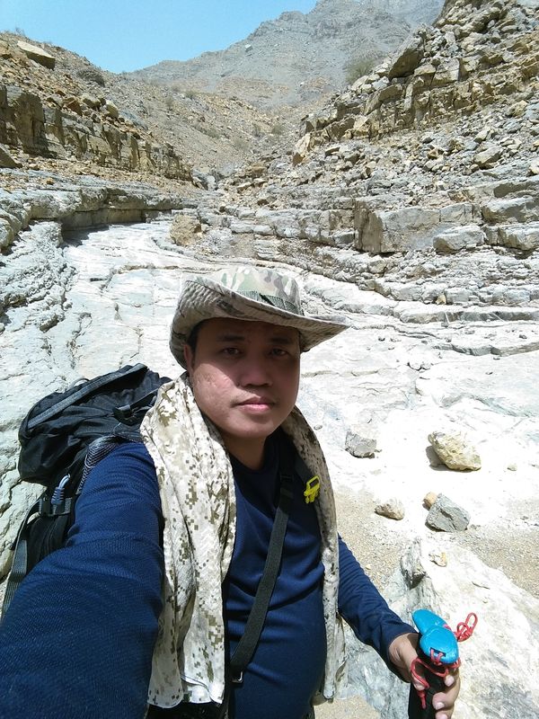 Solo trek in Jebel Jais, Hatta (Dry river rockbed)...