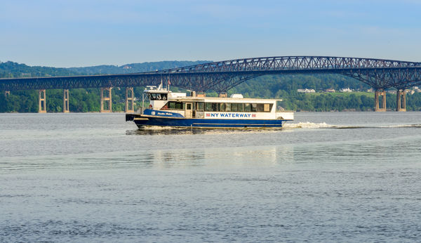 The ferry leaving Beacon heading across the Hudson...
