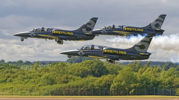 Breitling Jet Team flying Aero L-159 Alca's...