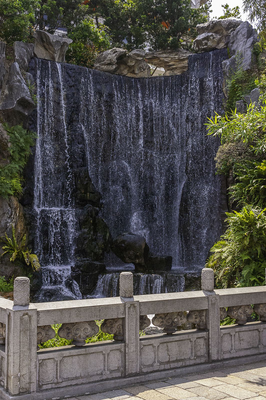 Lung-Shan Temple Waterfall...