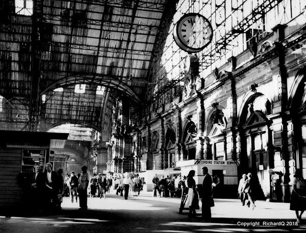 1947 - Frankfurt's  central railroad terminal afte...