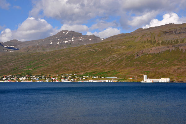 8 - Town of Faskrudsfjördur on the fjord with the ...