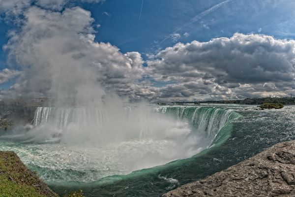 4 vertical-shot pano 10mm ISO 100 1/320 f10...
