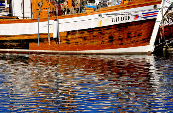 8 - Side of Hildur with reflections...