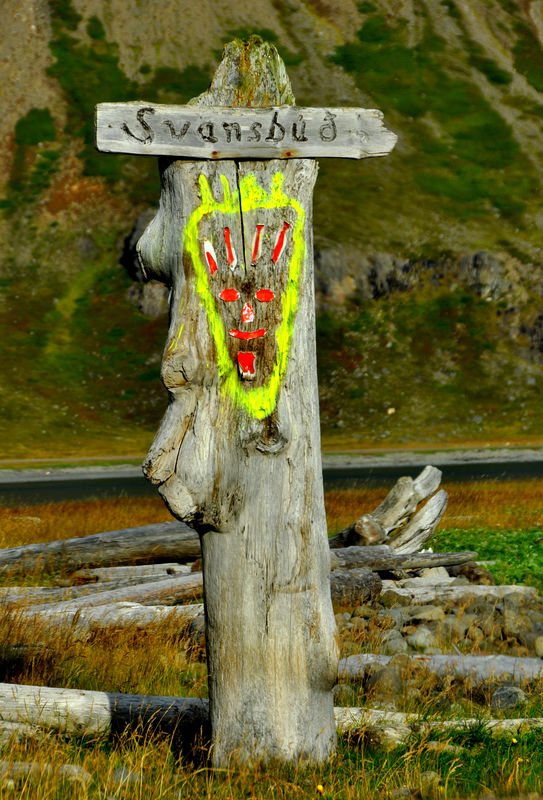 7 - Handpainted signpost to the Svansbud Retreat...