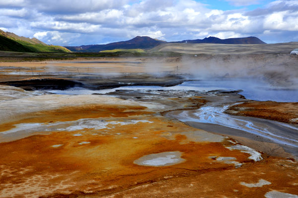 E - Post 26 - Namafjall geothermal area: Steaming ...