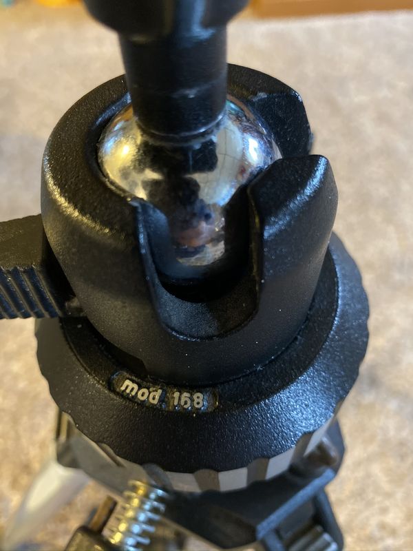 Bogen Tripod Bogen 3020 with Bogen M178 ball head. Like new. Extends