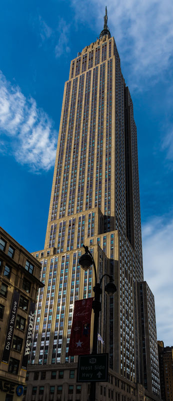 3 - Empire State Building: Corner view...