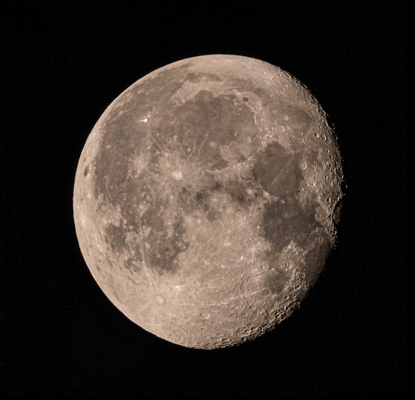 Moon (840mm,100th,f9,ISO100)  Sony A6100...